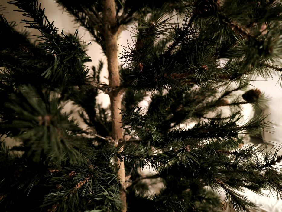 Árvore de Natal com pinhas 2 m x 1,10 m