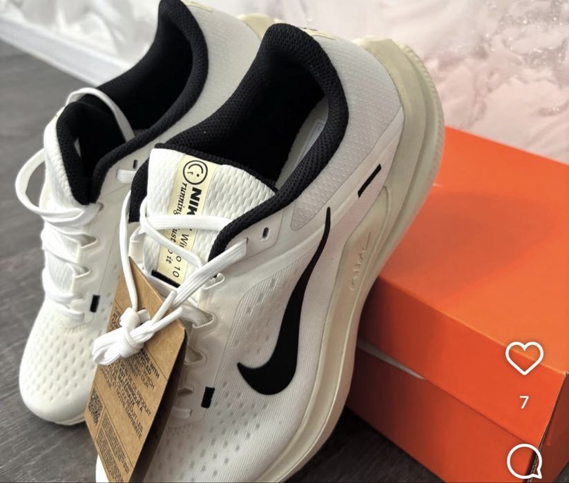 Кросівки жіночі  Nike Air Zoom Winflo10