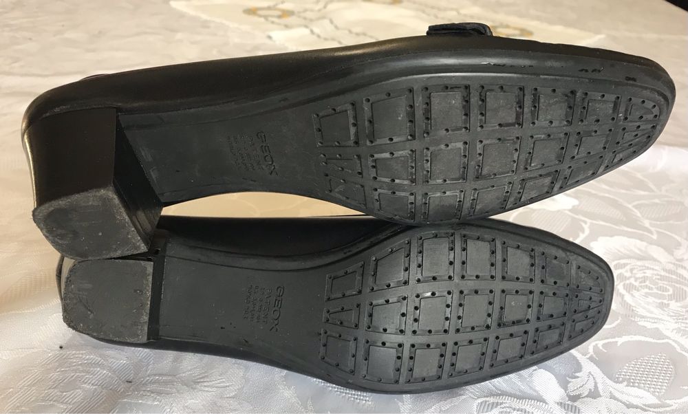 Туфлі шкіряні GEOX нові