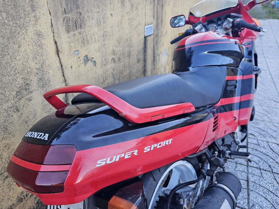 Cbr 1000  (isenta IUC).