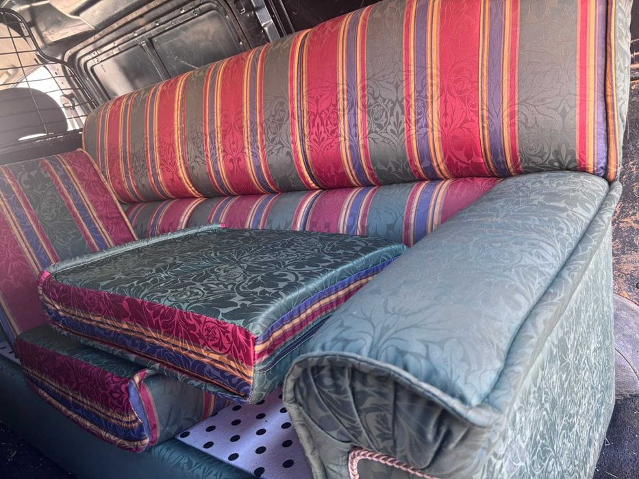 Sofá cama em tecido como novo