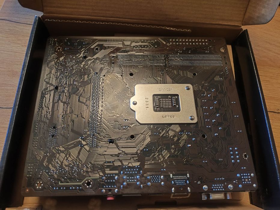 gigabyte h510m h v2 lga1200 uszkodzona wygięte piny box