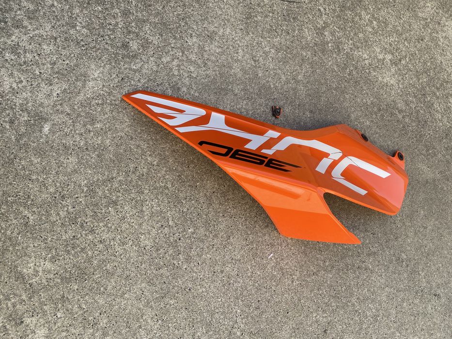 Lateral ktm duke 390