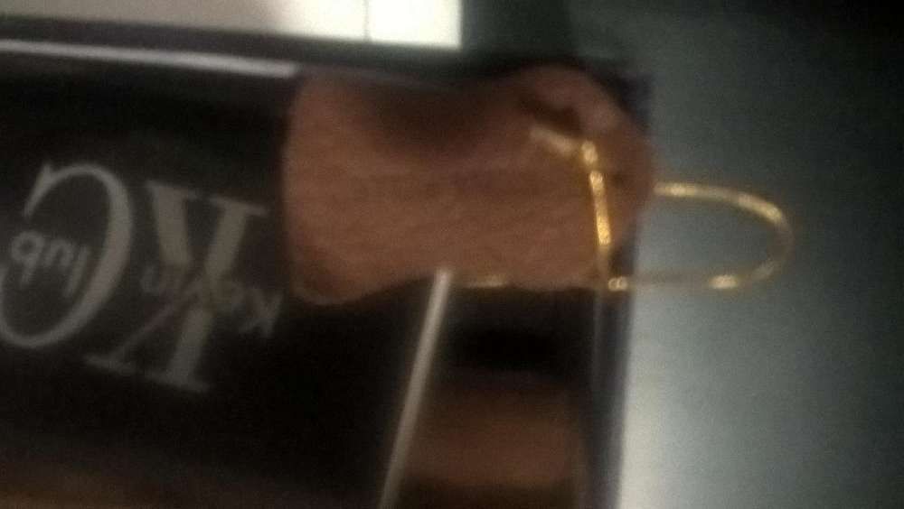 Carteira em pele a estrear