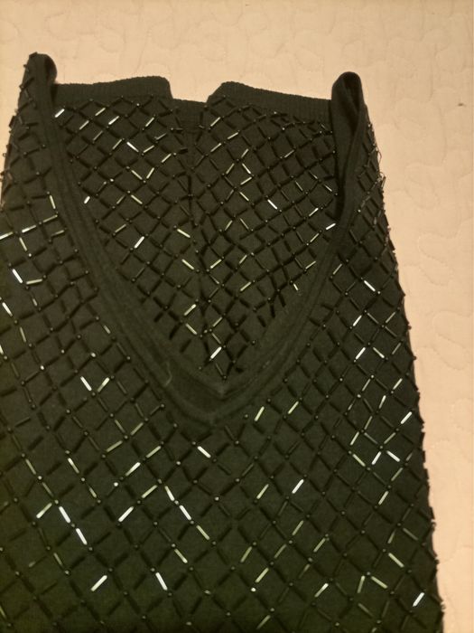 Vestido preto com relevos