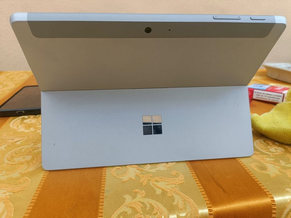 Microsoft surface go 4
