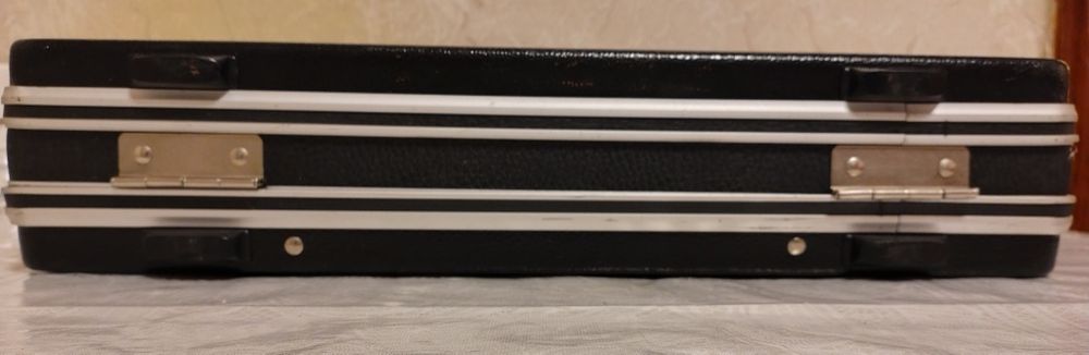 Чемодан дипломат