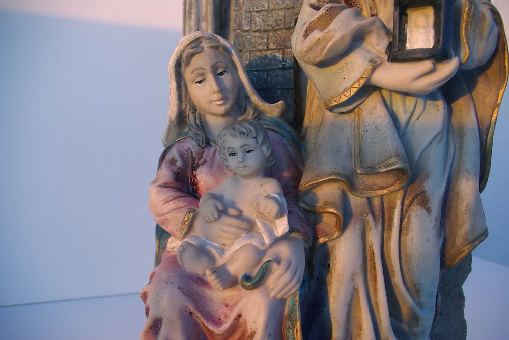 Sagrada Família, Escultura material Sintético/acrílico pintado.