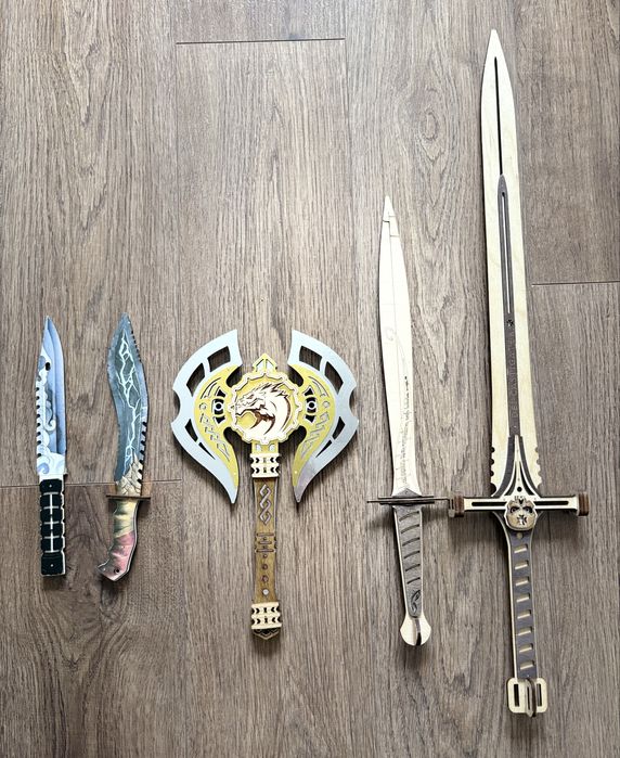 Подарунок фанату драконів (набір мечів та ножів)