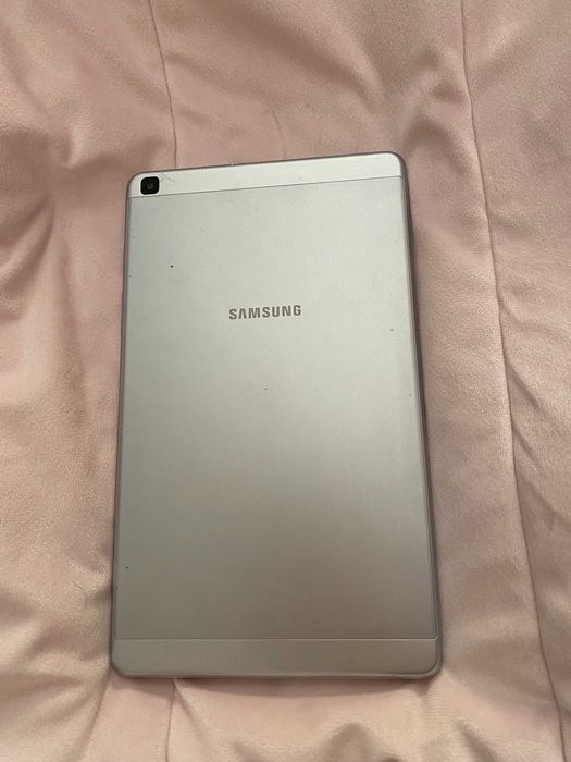 tablet samsung Galaxy Tab A 8´´ com carregador e capa ano 2019.