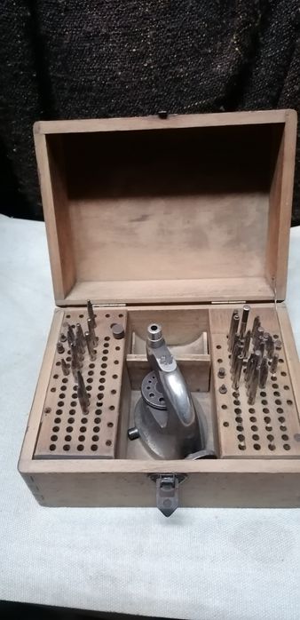 Máquina cravar relojoeiro boley