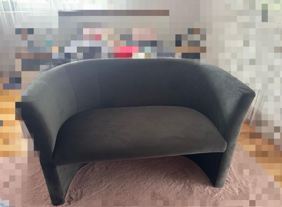 Szara sofa zamszowa