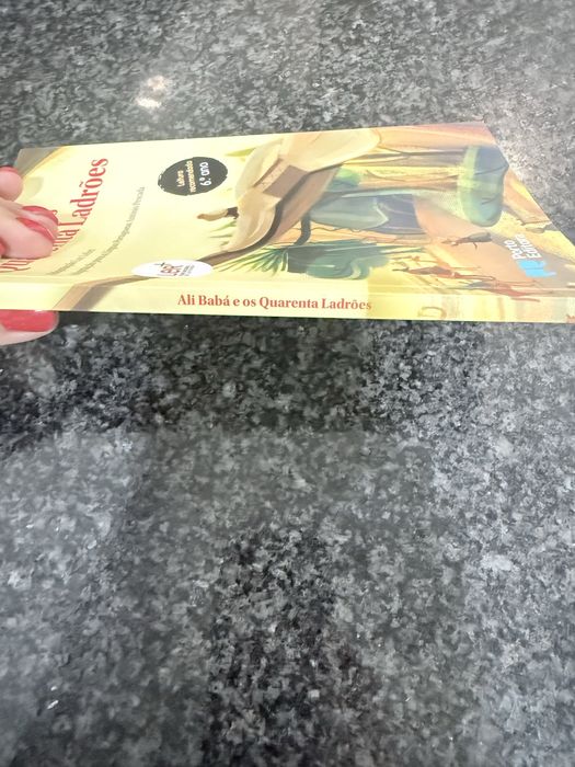 Livro “Ali Babá e os Quarenta Ladroes”