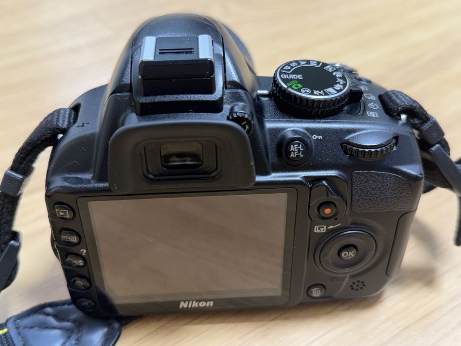 Nikon D3100 + 2 Objetivas (AF-S DX 18-55mm + AF-S DX 55-200mm)