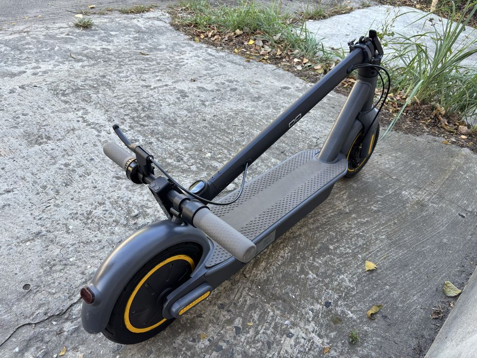 Продам електросамокат KUGOO  G30 Max 500W 18h сірий