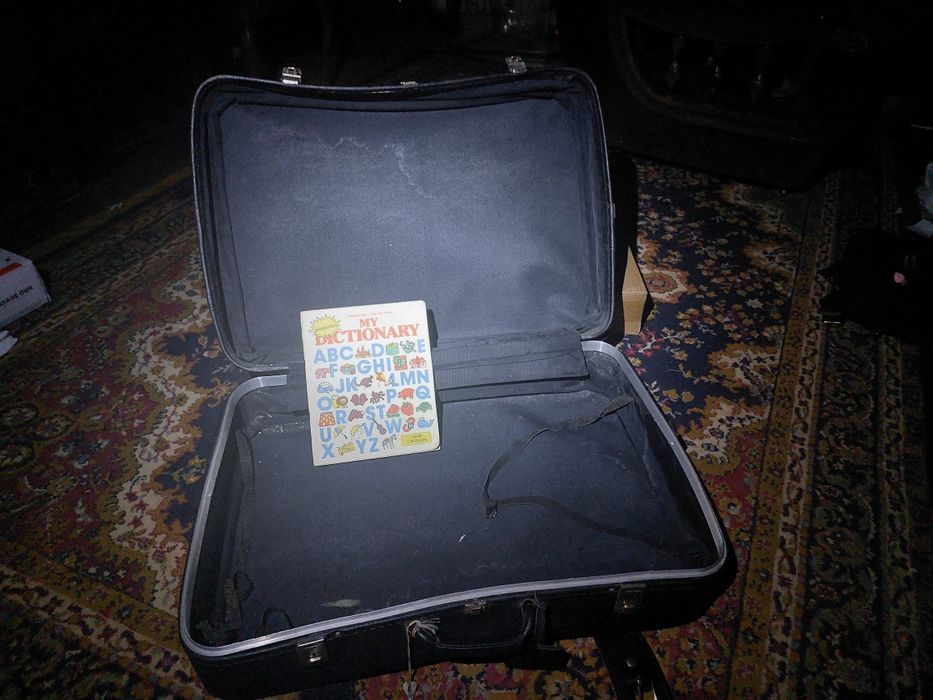 Чемодан большой легкий производство Румыния