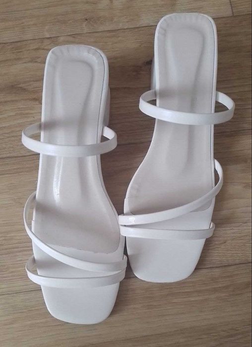 Босоніжки білі,жіночі