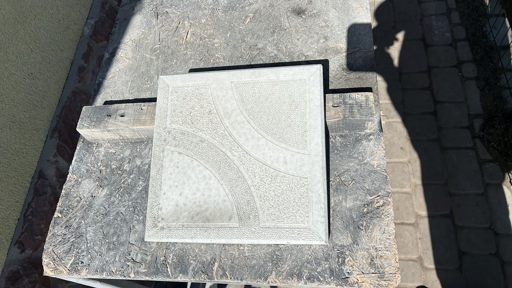 Плитка тротуарна  40*40*5см.