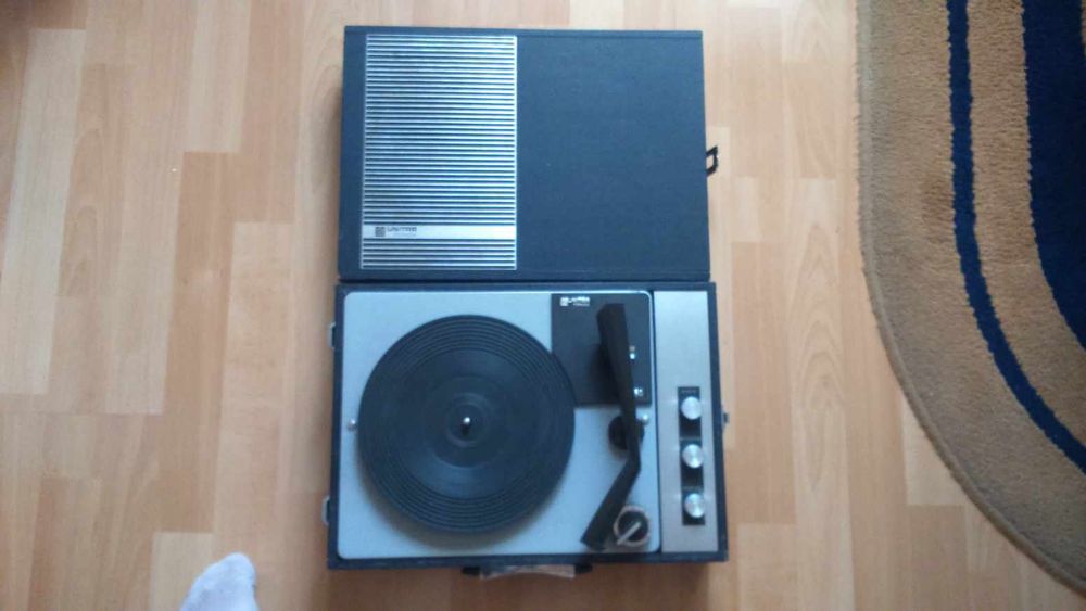 Gramofon UNITRA z instrukcją