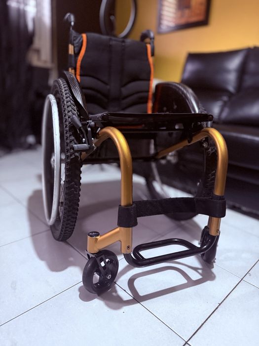 Cadeira de rodar liga leve