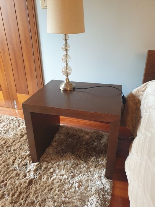 Mesinha de cabeceira madeira maciça