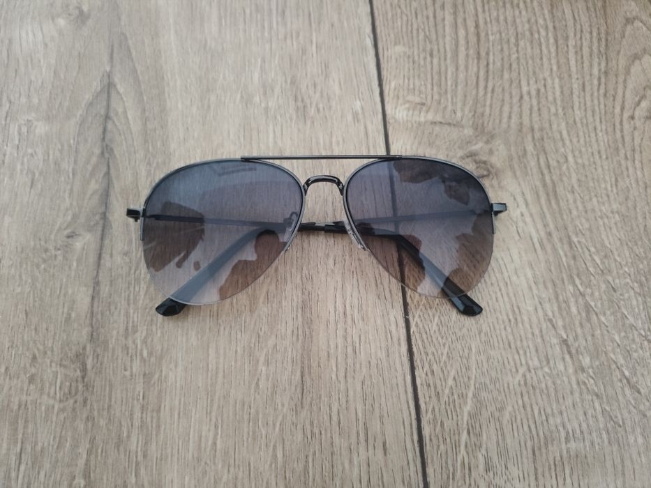 Okulary przeciwsłoneczne w stylu Aviator