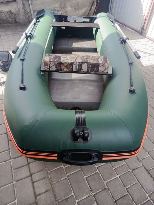 Продам нову Колібрі КМ-330DL з човновим мотором Parsun T5.8BMС