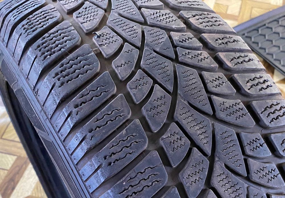 Зима. Dunlop SP Winter Sport   235\55\R18.  5мм. -1шт