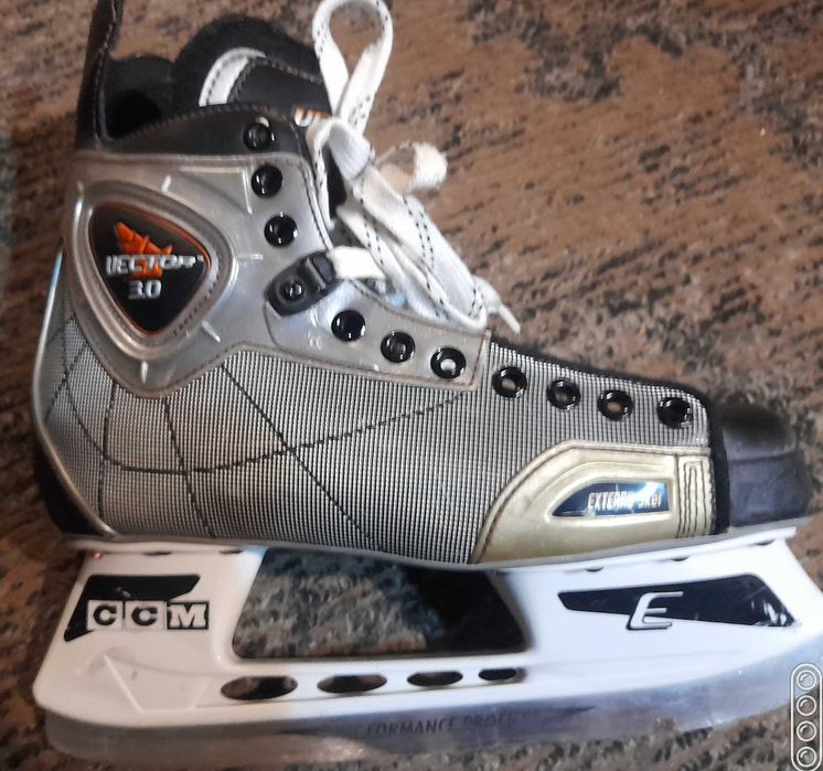 Коньки профессиональные