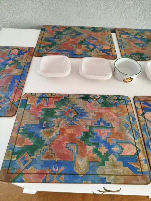 Сервірувальні підставки,керамічні креманки