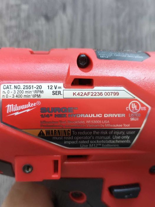 Оригінальний шуруповерт Milwaukee 2551-20 m12, під ремонт