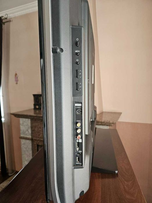 Телевизор LCD Sharp LC-46X20E, б/у