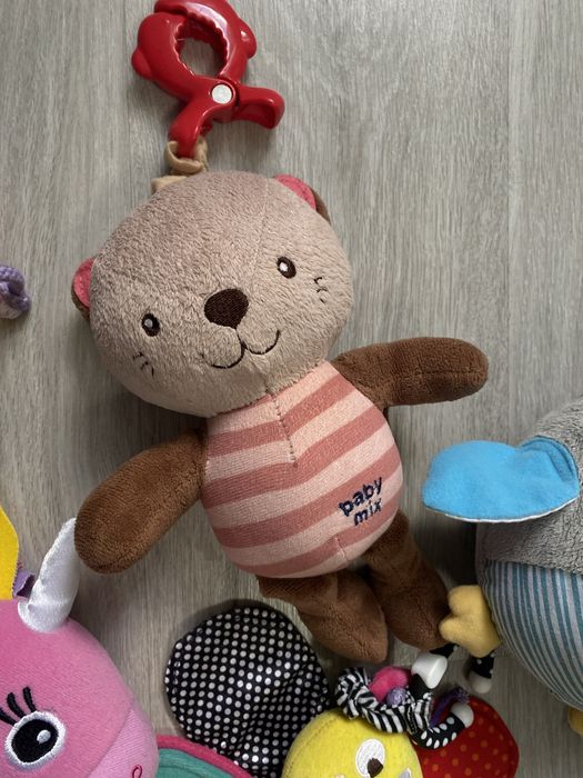 Музичні іграшки на каляску тканинна книжечка моя ферма