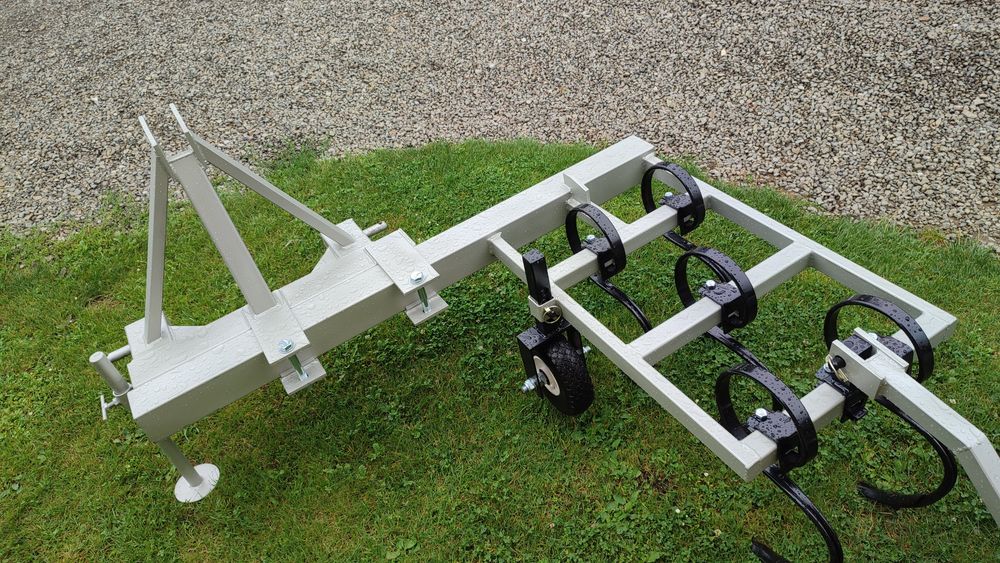 Kultywator sadowniczy podkoronowy dąb