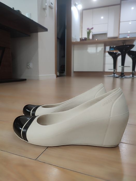 Czółenka damskie Crocs