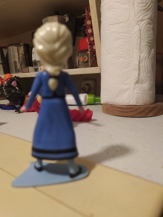 Figura Elsa do Disney Frozen jovem - portes CTT grátis