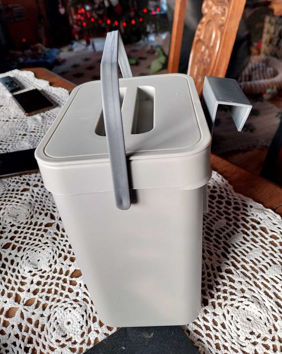 Kosz na śmieci zdejmowany