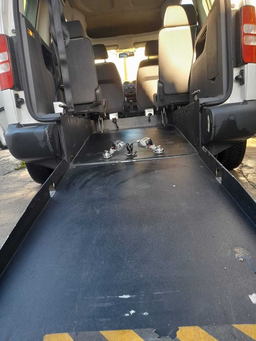 VW Caddy 1.6 TDI adaptada para transporte de pessoas com mobilidade reduzida — photo 2