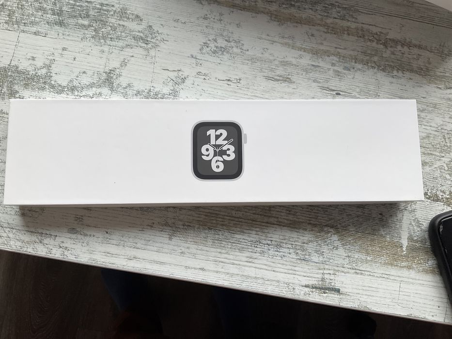 Apple watch SE grey