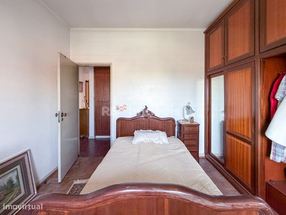 Apartamento T2 c/ Varanda - no Entroncamento