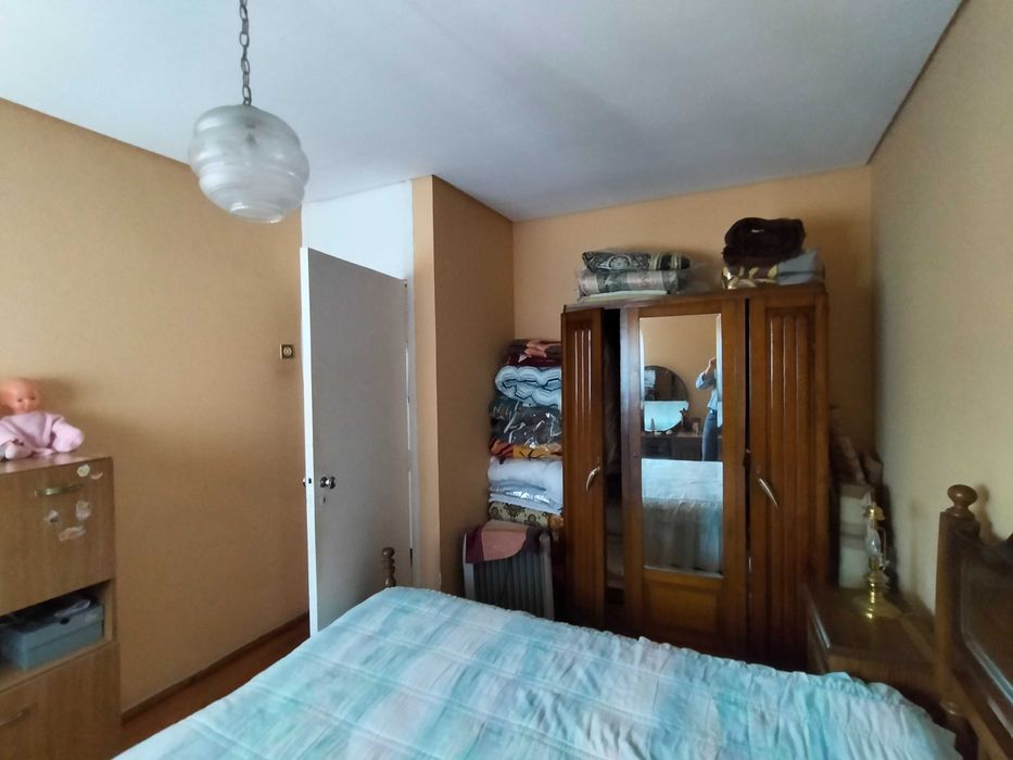 Vende-se Moradia T2 +1 -Bairro do Cedro