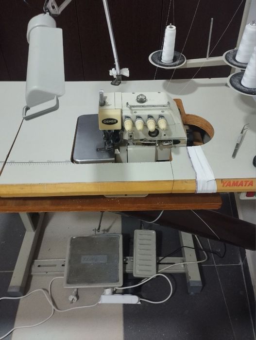 Продам швейний  оверлок промисловий та швейне обладнання