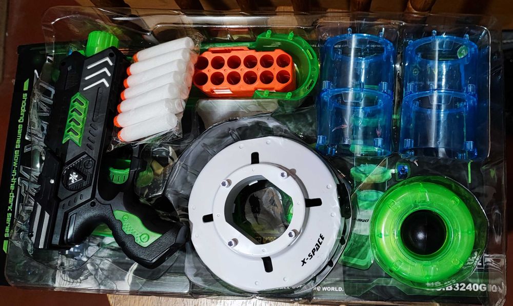 Игровой  развивающий набор Тир башня Dark Wars пистолет бластер