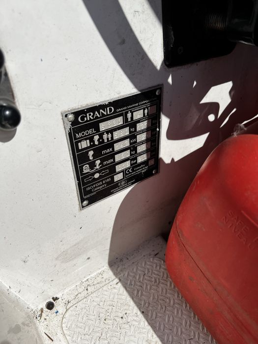 Лодка моторная RIB с мотором и лафетом катер човен