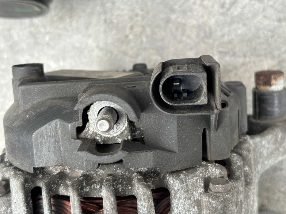 Генератор Volvo V40 V50 V70 S40 S60 S80 C30 1.6 D