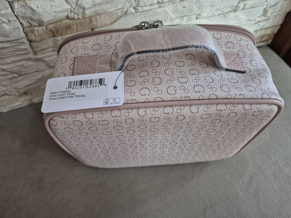 Kosmetyczka Damska Kuferek Guess
