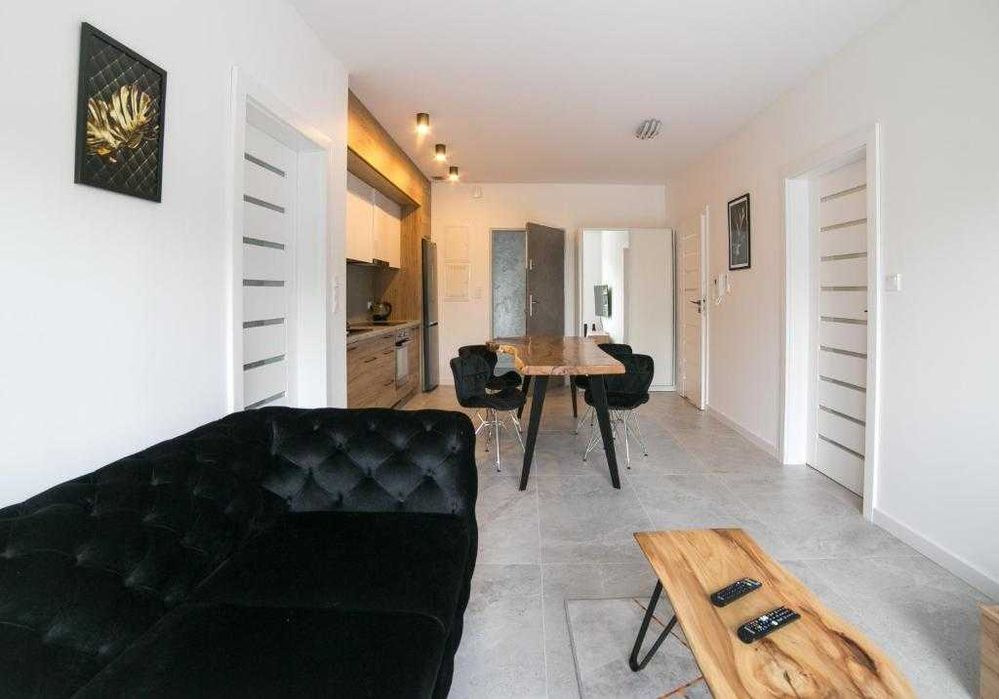 Piękna Sofa welurowa, czarna, pikowana SPRZEDAM stan jak nowy