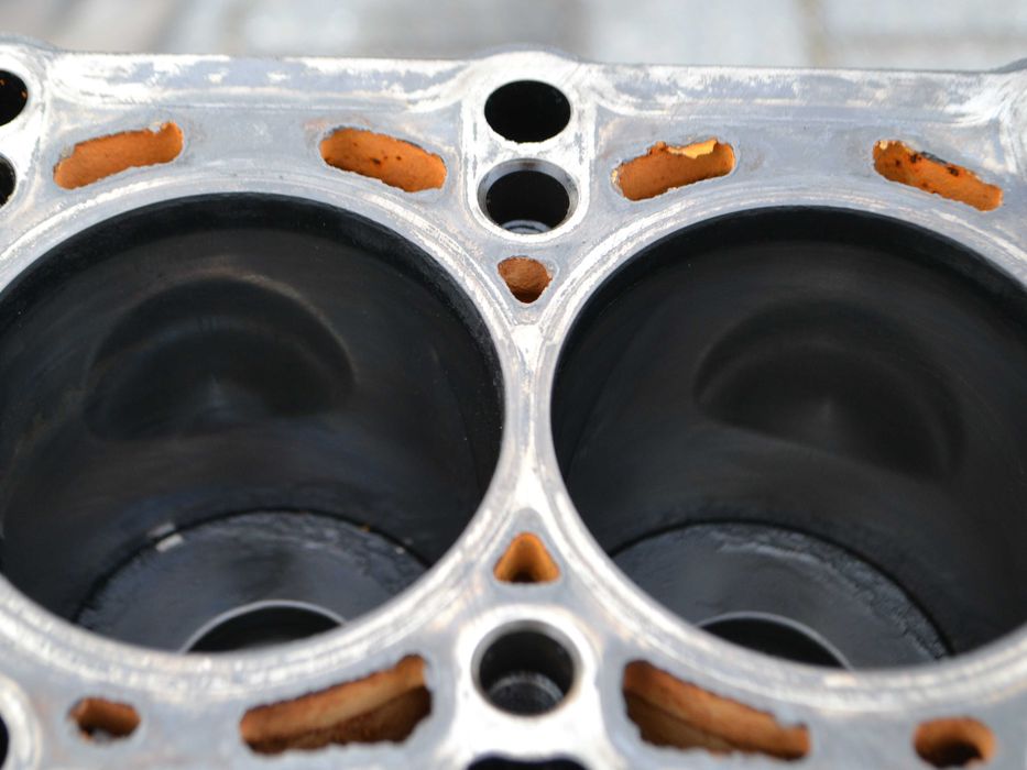 Silnik Bez Głowicy , Blok ,Tłoki , Wał VW 2.0TDI 16V PD  BKD