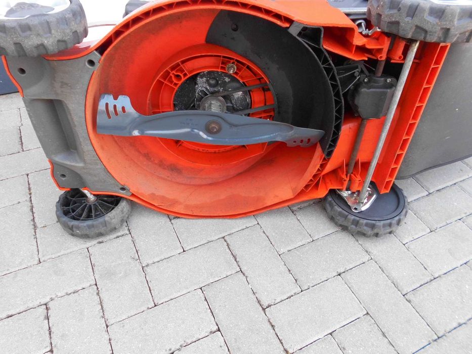 Kosiarka spalin.Husqvarna LC 247 SP- napęd