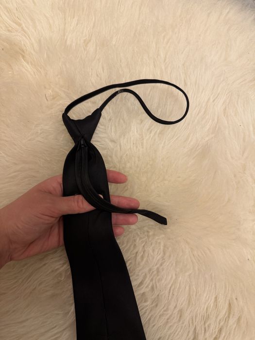 Krawat Prada czarny nowy